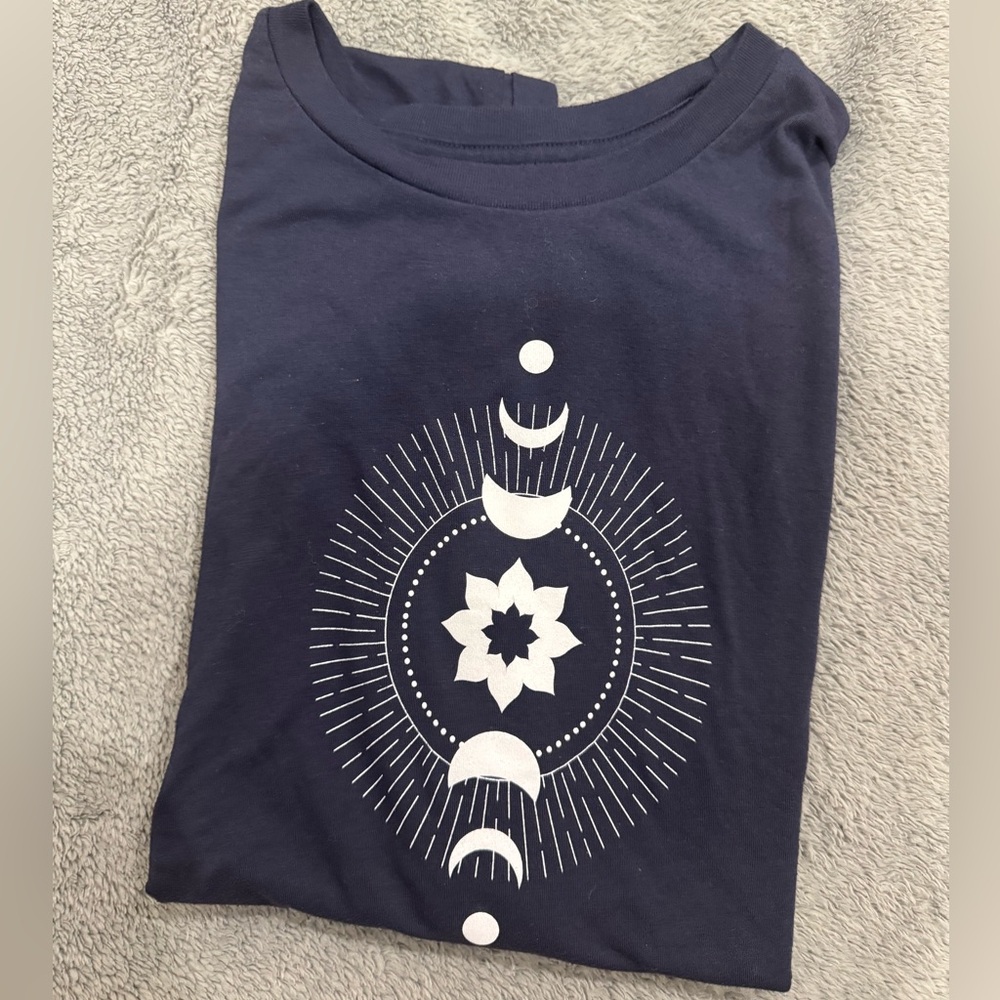 Club Pilates Moon Phases XL T shirt